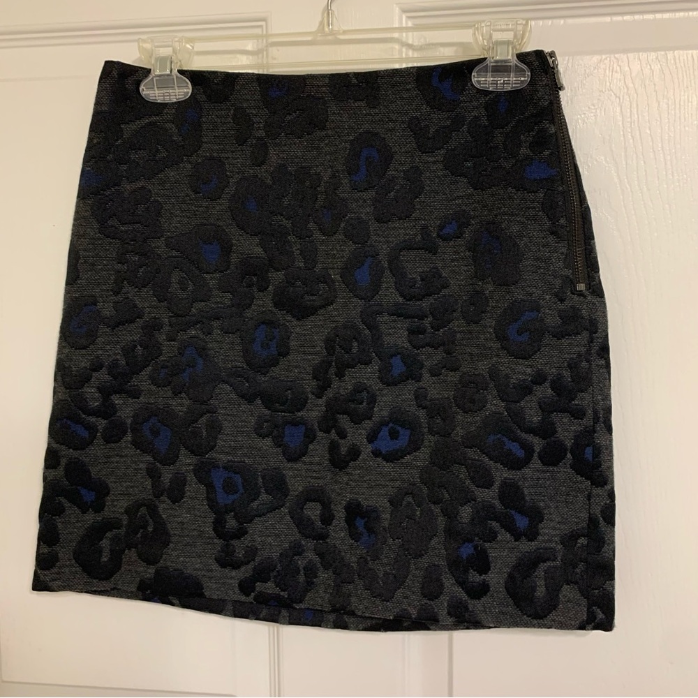 Ann Taylor Black and‎ Navy Leopard Jacquard Mini Skirt Size 0P